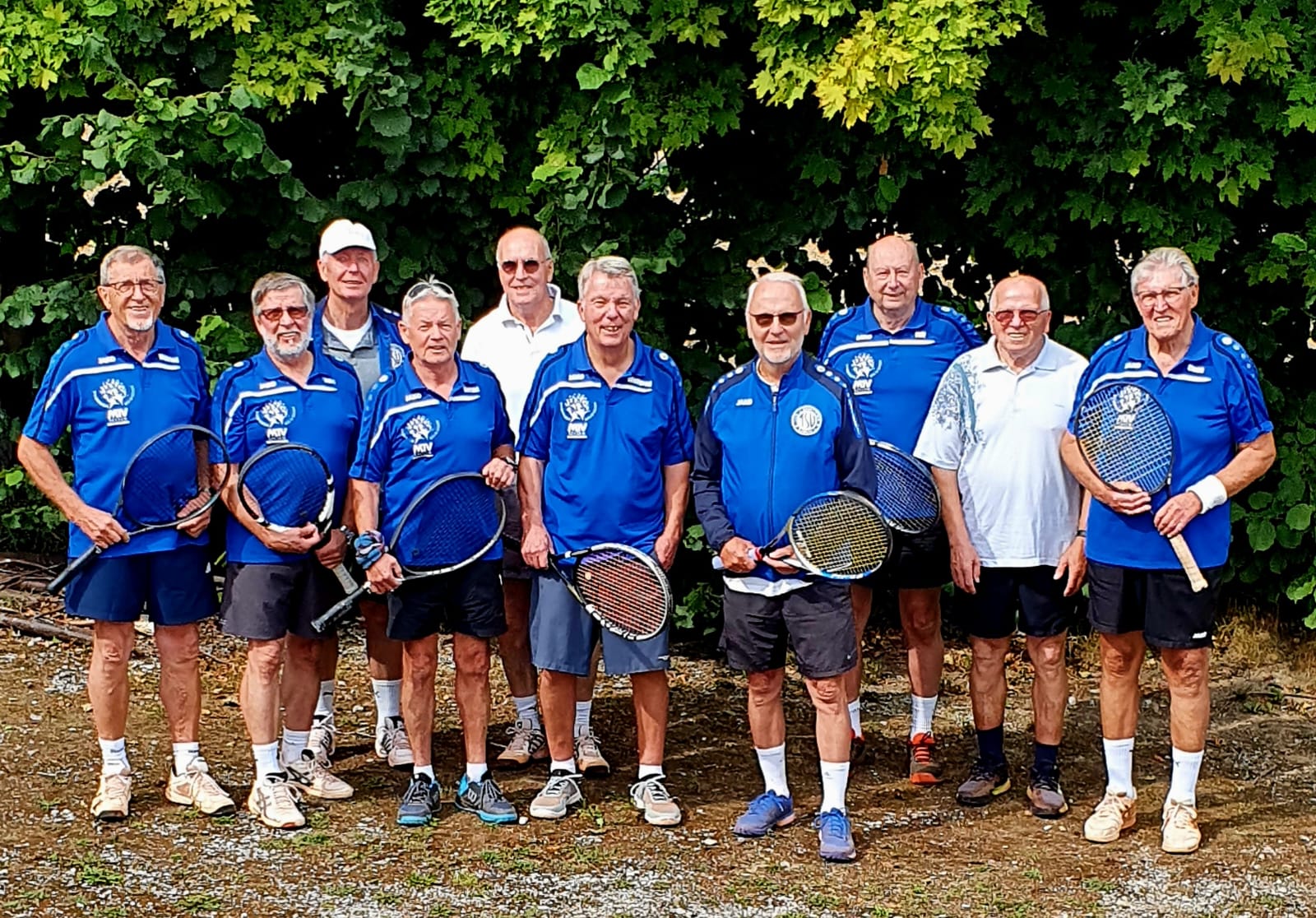 Tennis-Herren Ü70 erreichen in der Doppelrunde ein leistungsgerechtes 2:2 Unentschieden