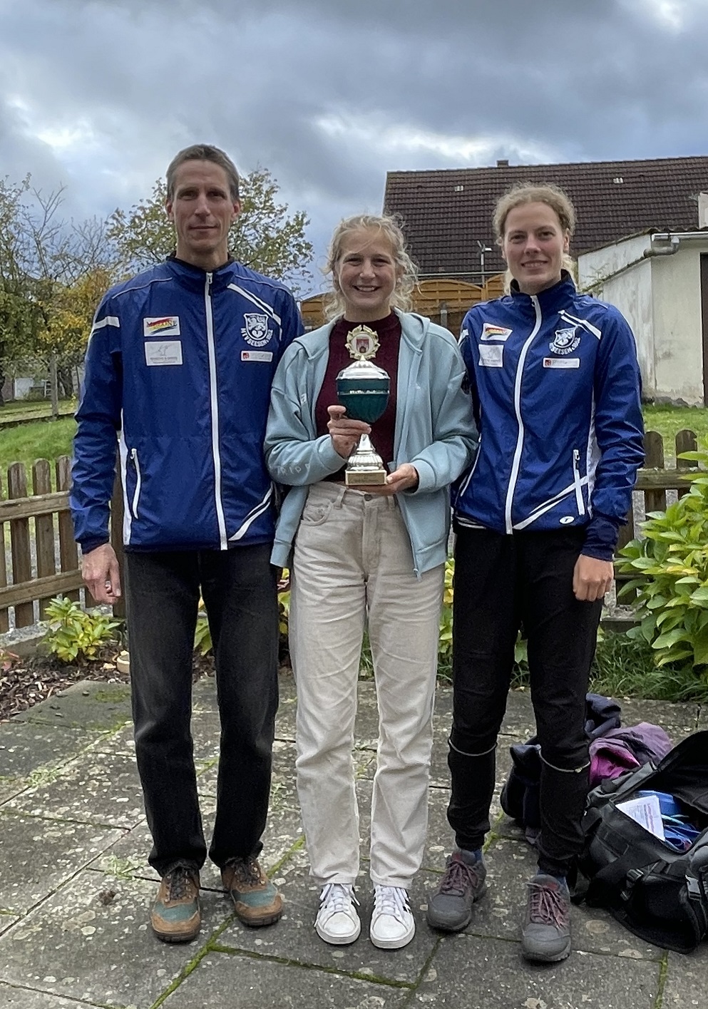 OLer verteidigen überraschend Pokal